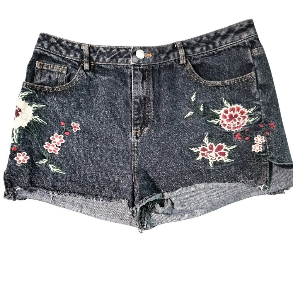 Very J Womens Floral Embroidered Denim Shorts Acid Wash Raw Hem Size L
